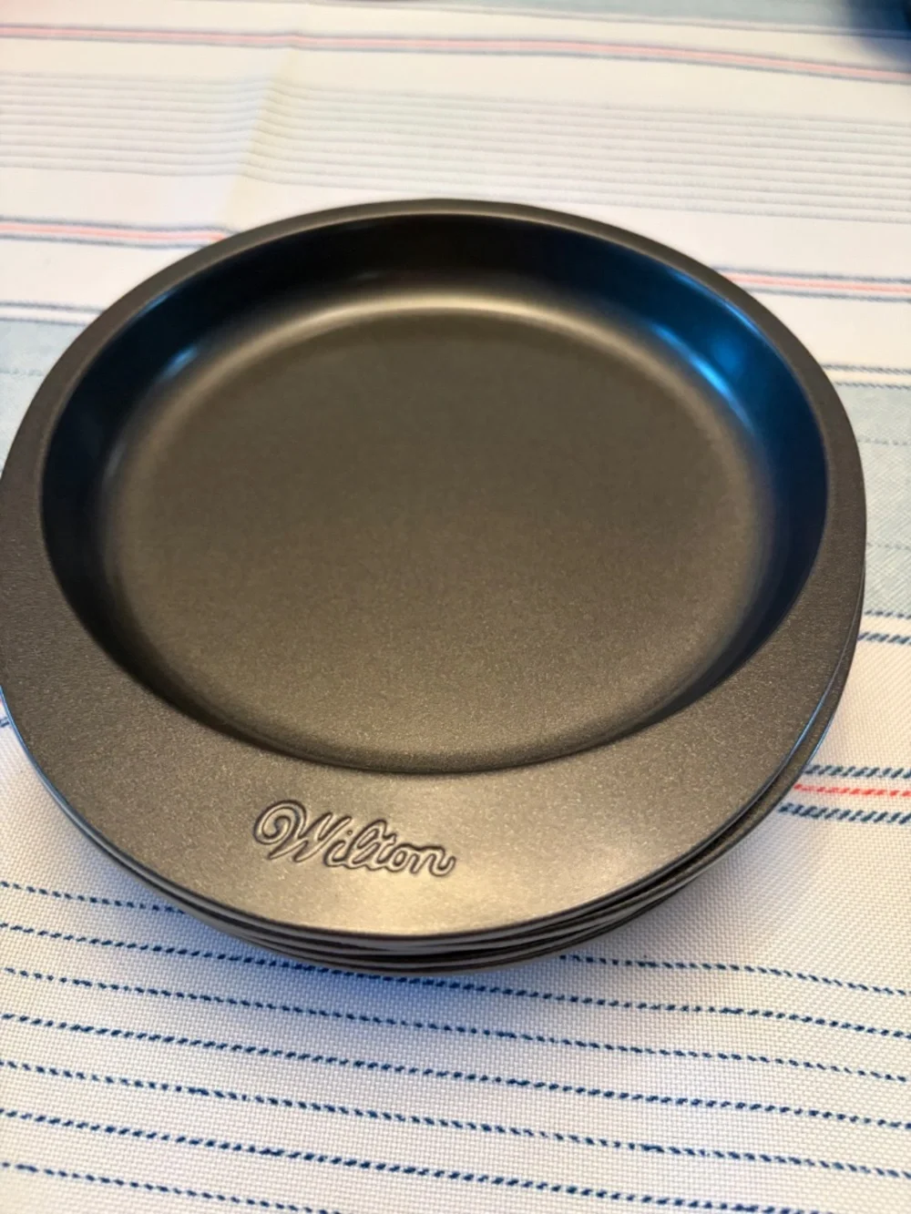 Wilton Easy Layers Non-Stick 5 Piece 6” Cake Pan Set